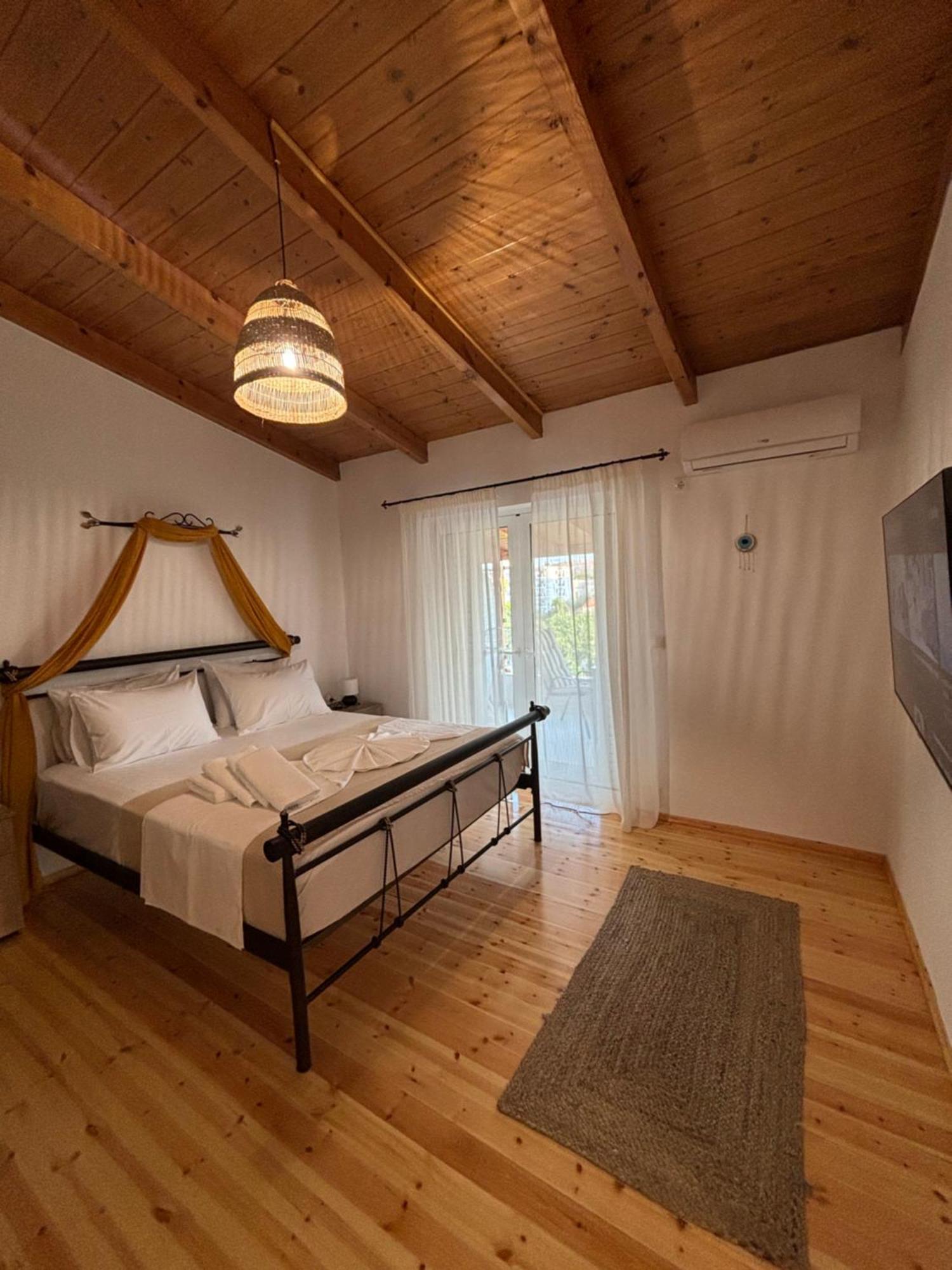 Nacios Bed & Breakfast Himare