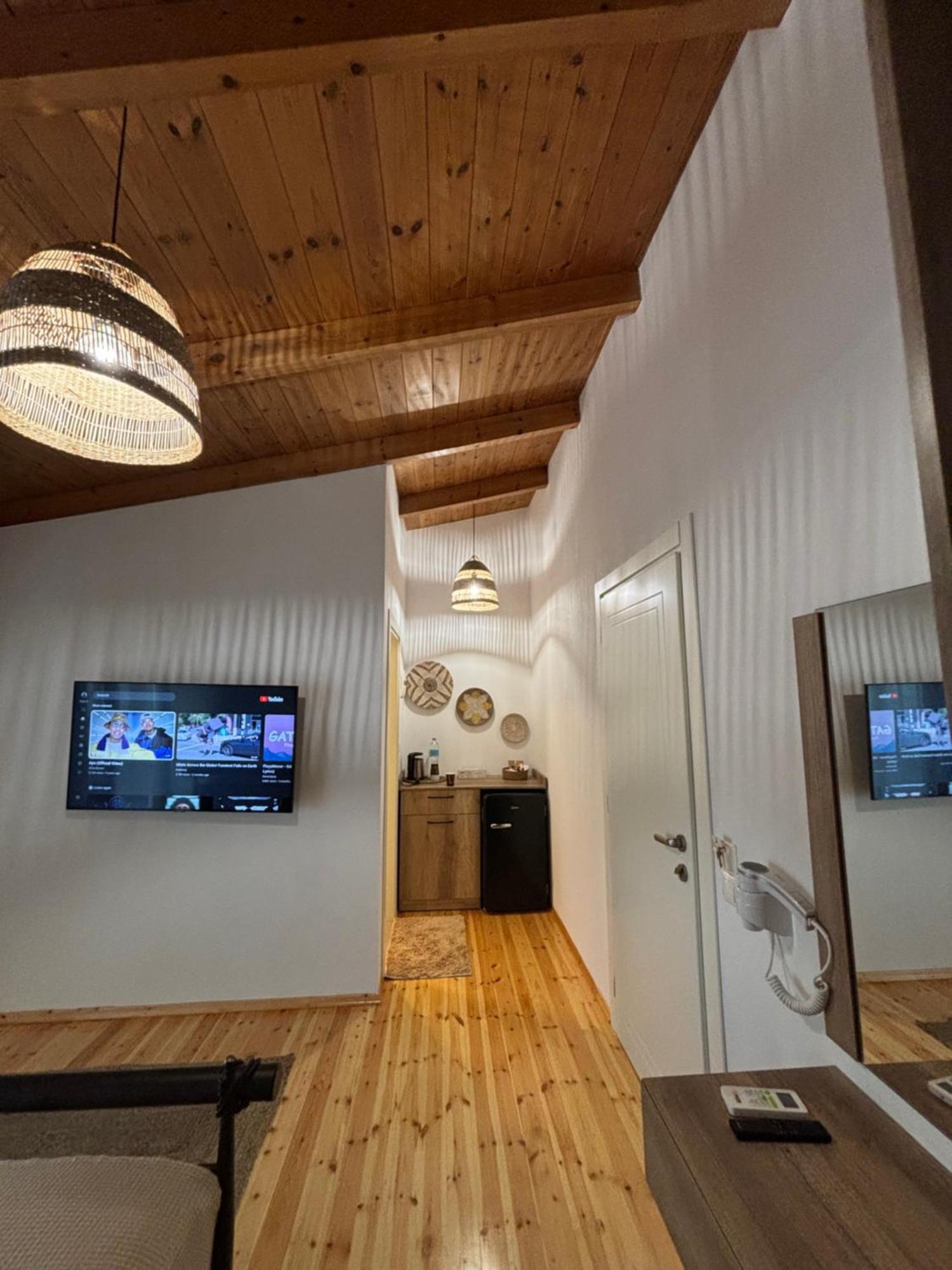 Bed & Breakfast Nacios Himare