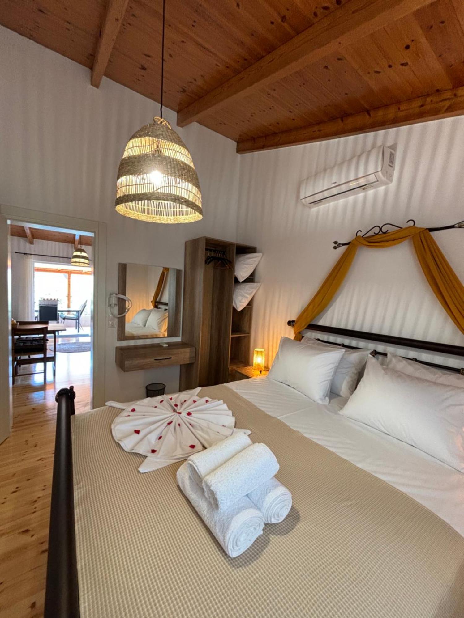 Nacios Bed & Breakfast *