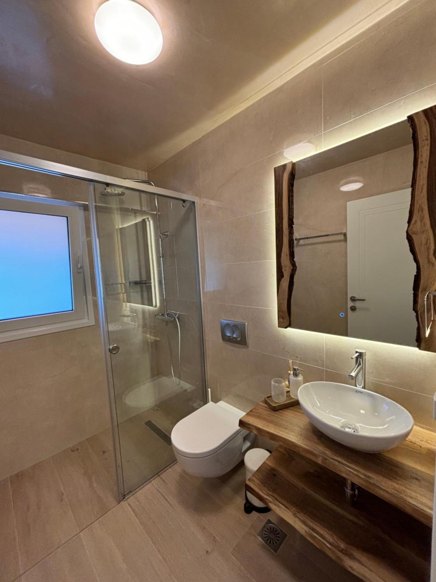 Bed & Breakfast Nacios Himare